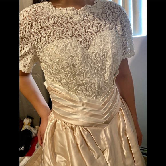 MONIQUE LUO BRIDAL WEDDING DRESS SIZE 12 - Picture 4 of 8